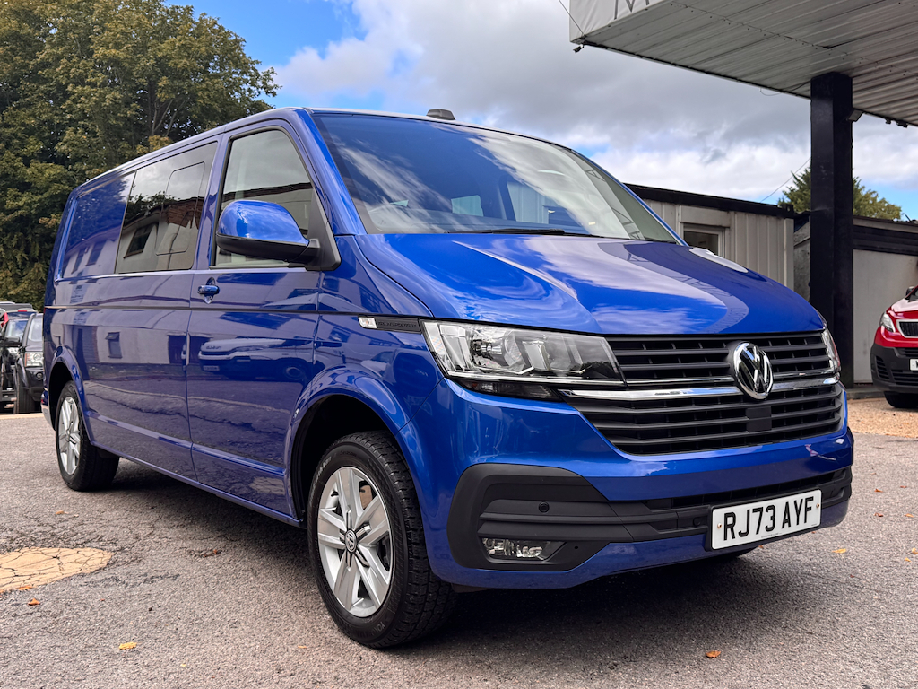 Volkswagen Transporter 2.0L T32 Tdi Kombi Highline Blue