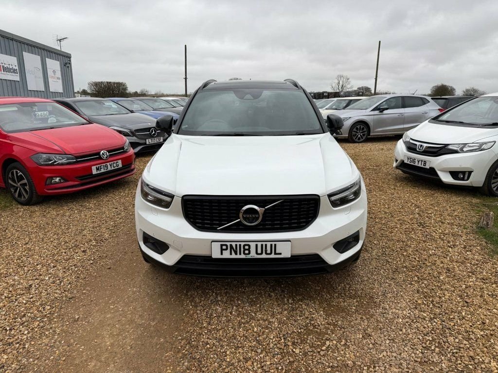 Volvo XC40  Grey #2