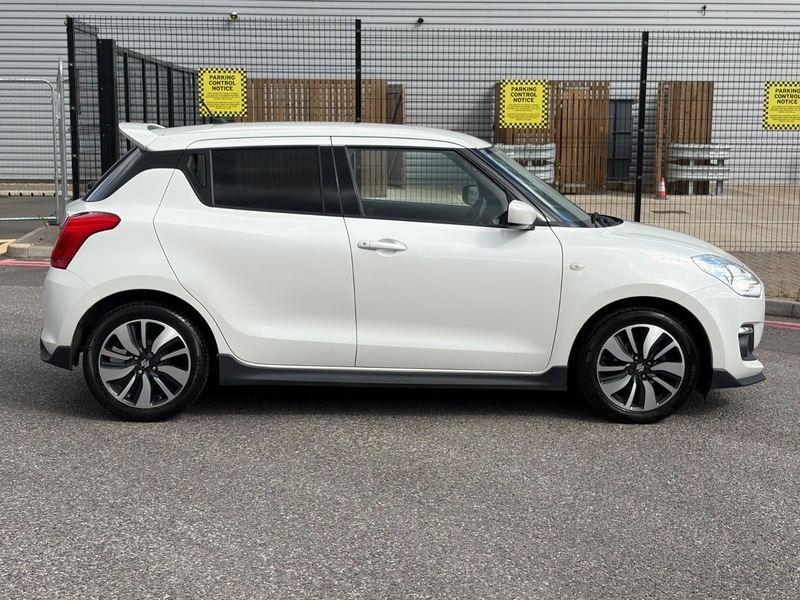 Suzuki Swift Attitude Silver #12