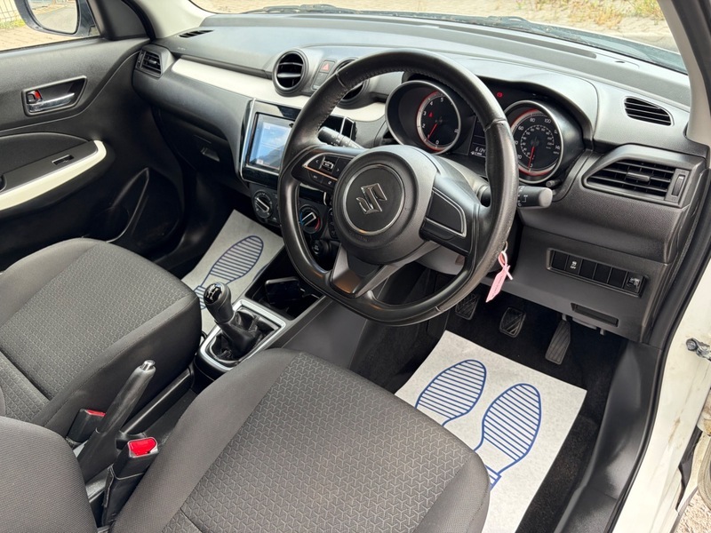 Suzuki Swift Attitude Silver #13