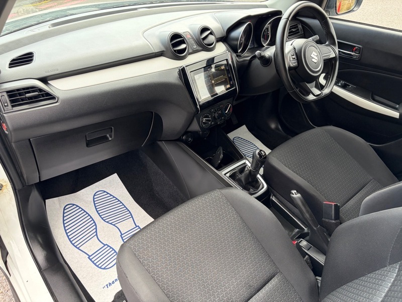 Suzuki Swift Attitude Silver #15