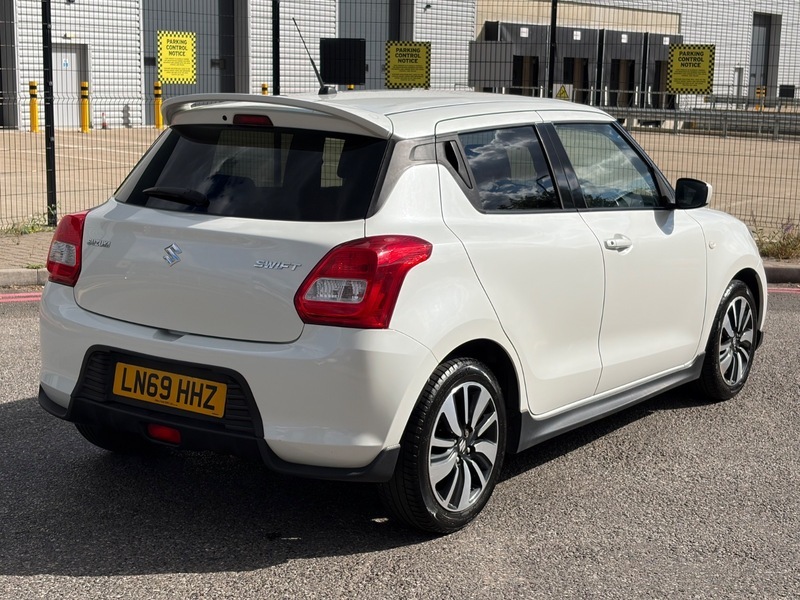 Suzuki Swift Attitude Silver #7