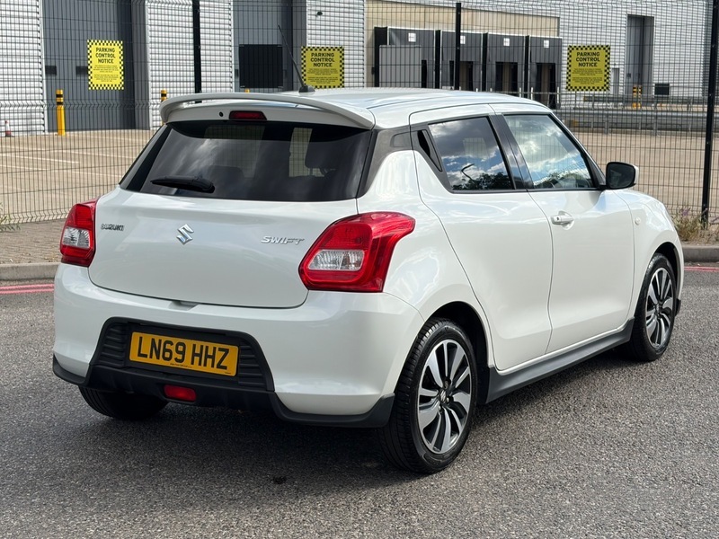 Suzuki Swift 1.2 Dualjet Attitude Hatchback White #4