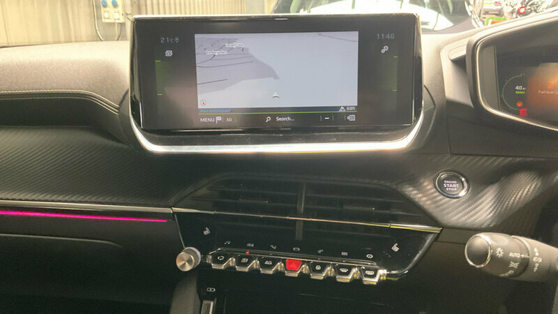 Peugeot 2008 1.5-2008-Gt-line-blue-hdi-ss-5dr Black #4