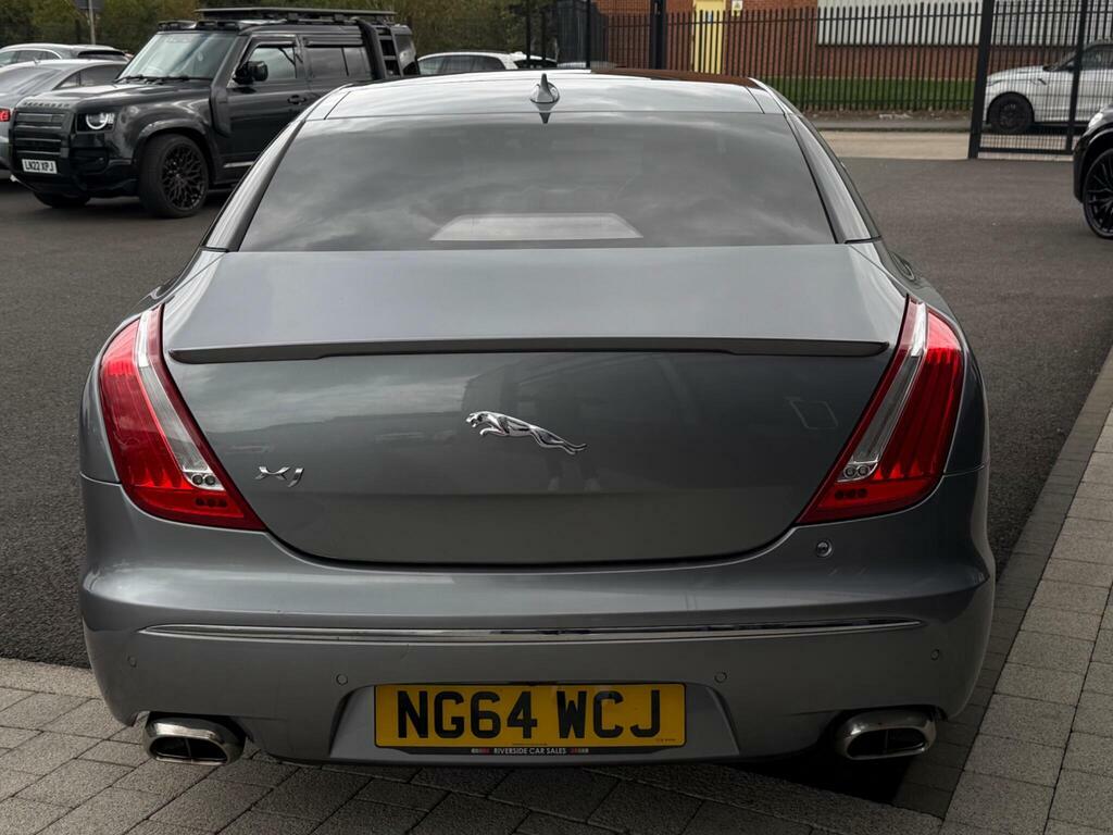 Jaguar XJ 3.0D V6 Portfolio Black #18