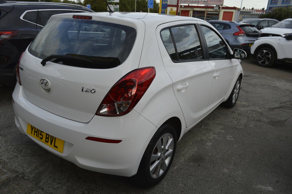 Hyundai I20 1.2 Active White #2