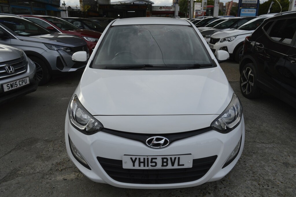 Hyundai I20 1.4 Hatchback Red #7
