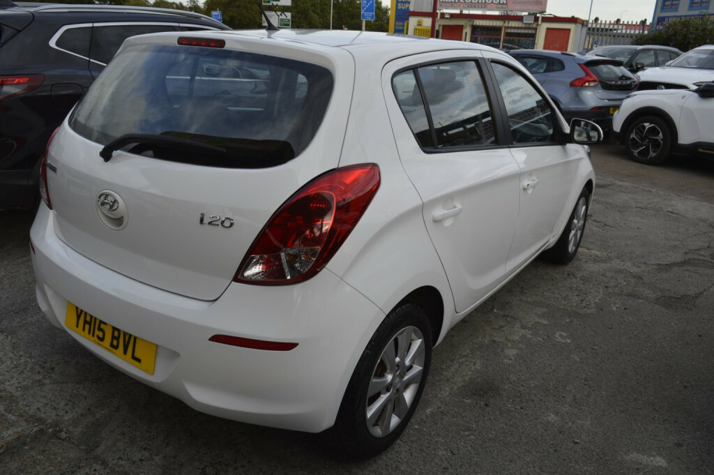 Hyundai I20 1.4 Hatchback Red #24