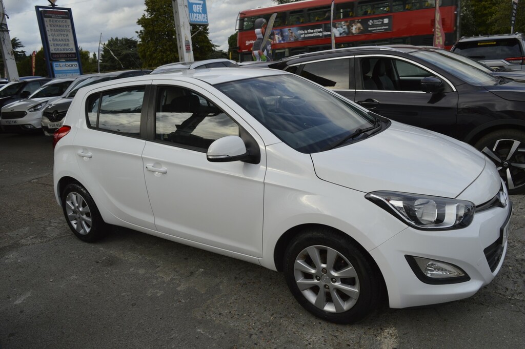 Hyundai I20 1.2 Active White #6