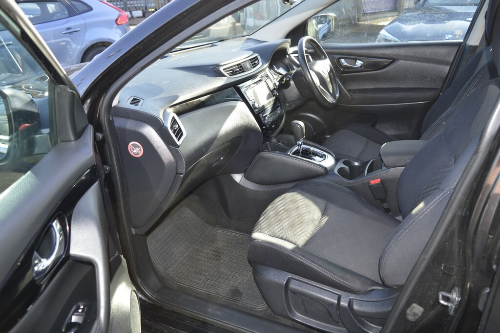 Nissan Qashqai N-connecta Dci Red #11