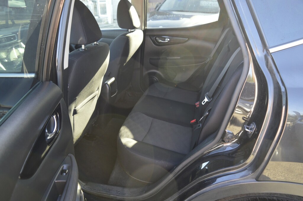 Nissan Qashqai N-connecta Dci Red #10