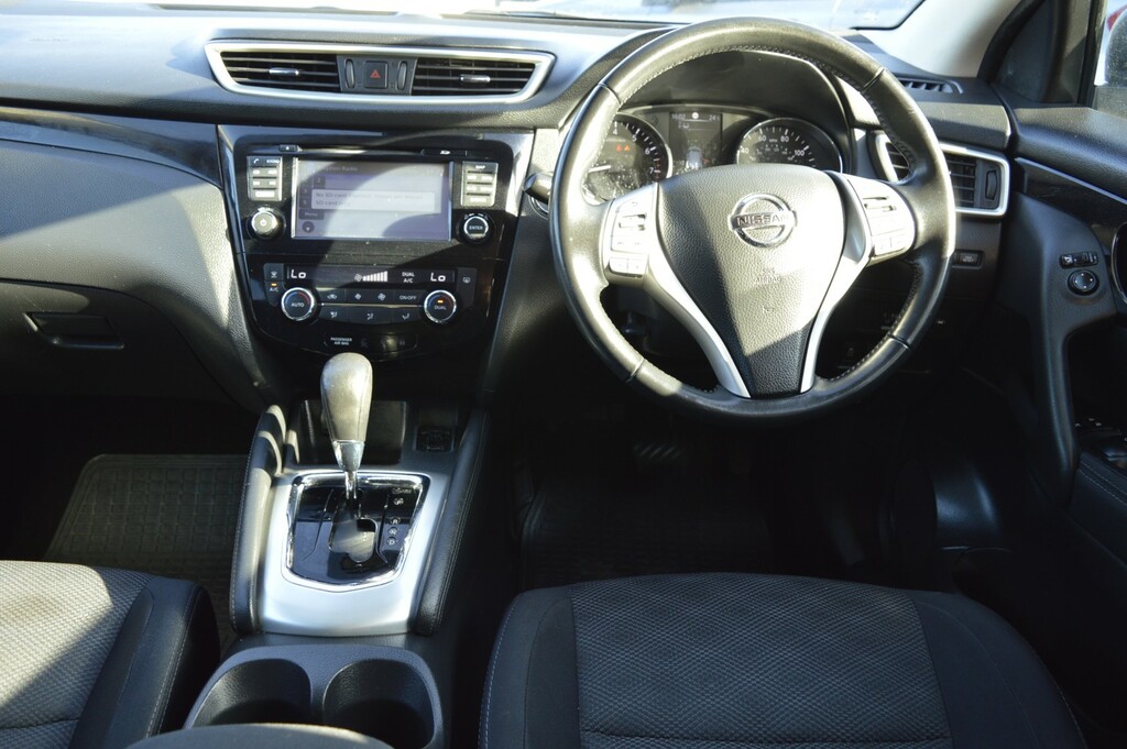 Nissan Qashqai N-connecta Dci Red #13