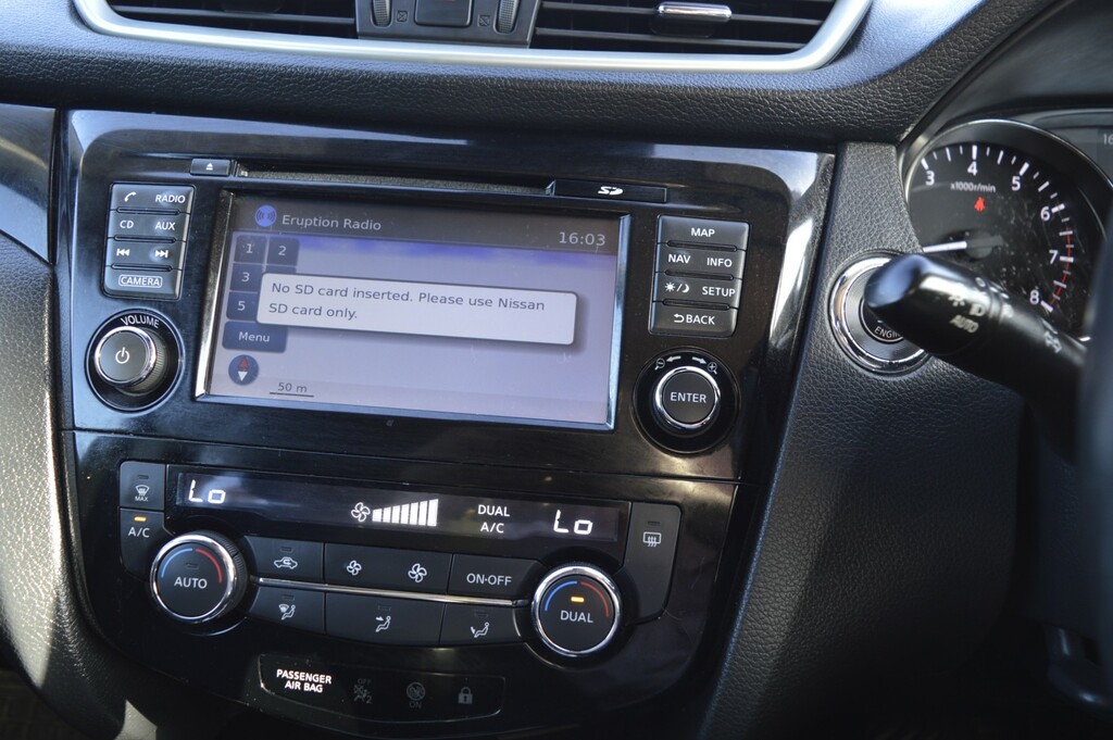 Nissan Qashqai N-connecta Dci Red #18