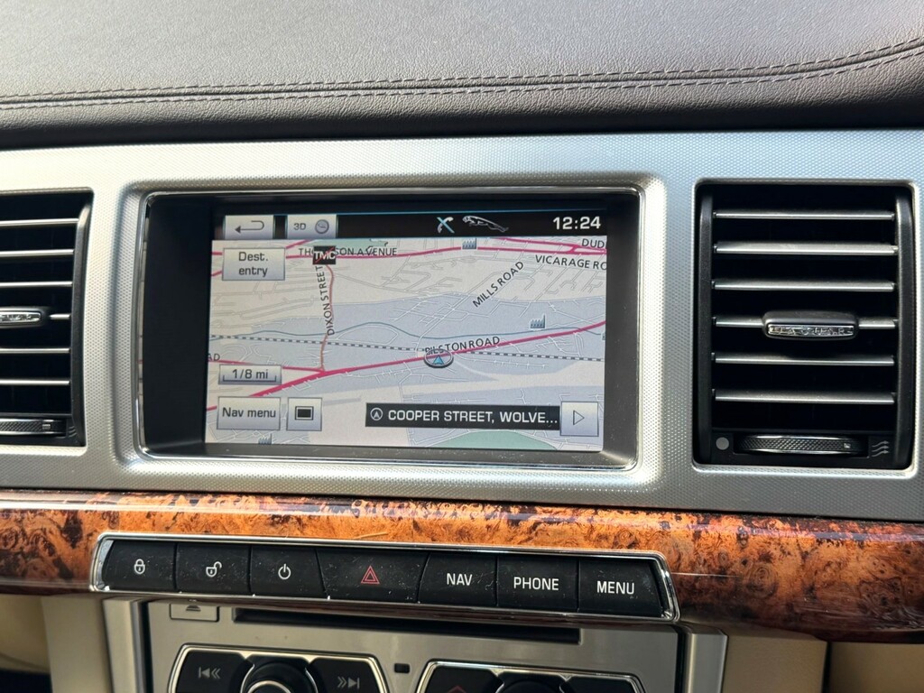 Jaguar XF V6 Premium Luxury Red #12