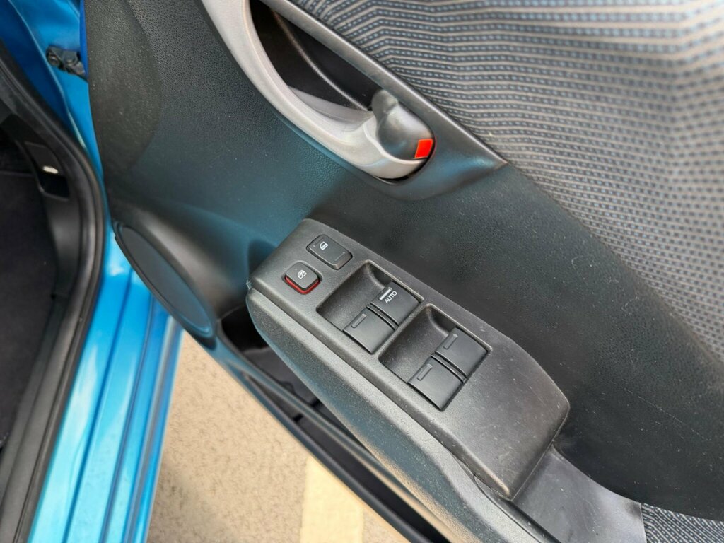 Honda Jazz 1.3 I-vtec Es I-shift 98 Bhp Blue #30