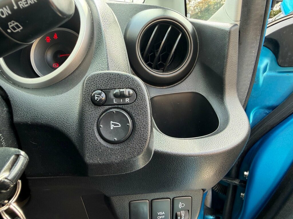Honda Jazz 1.3 I-vtec Es I-shift 98 Bhp Blue #23