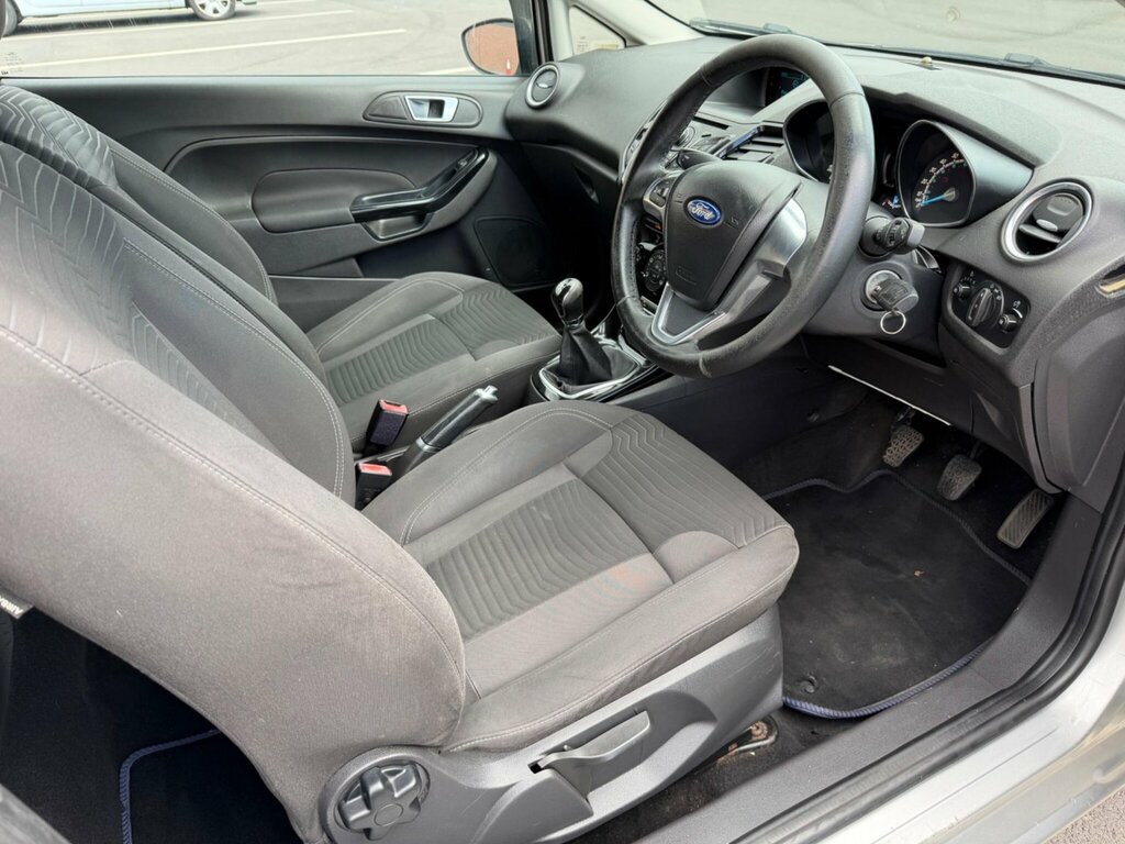Ford Fiesta 1.25 Style 2014 Red #20