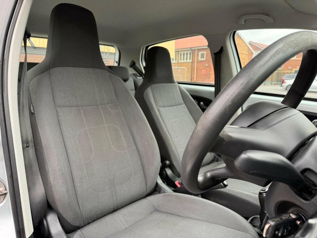 Volkswagen Up 1.0 High Up 74 Bhp White #6