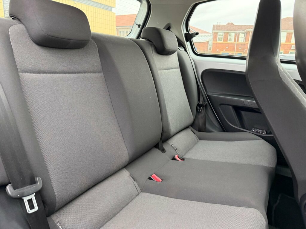 Volkswagen Up 1.0 High Up 74 Bhp White #9