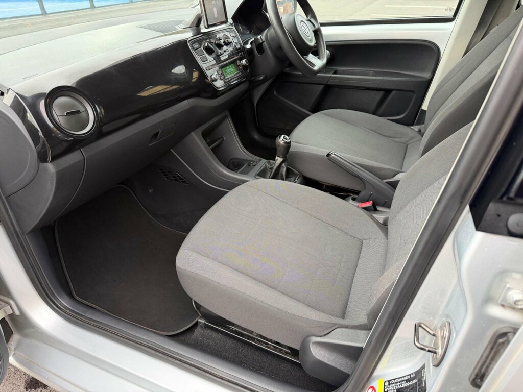 Volkswagen Up 1.0 High Up 74 Bhp White #19