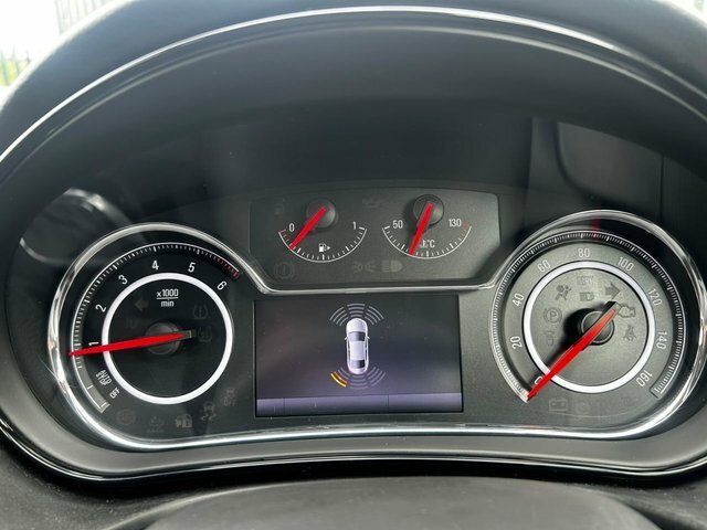 Vauxhall Insignia 1.6 Cdti Ecoflex Tech Line Hatchback Ma Black #3