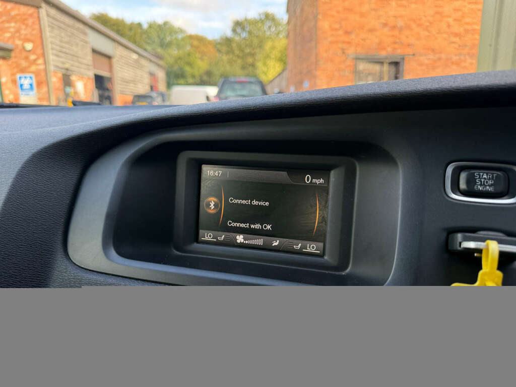 Volvo V40 1.6 V40 R-design D2 BU64DDL Black #6