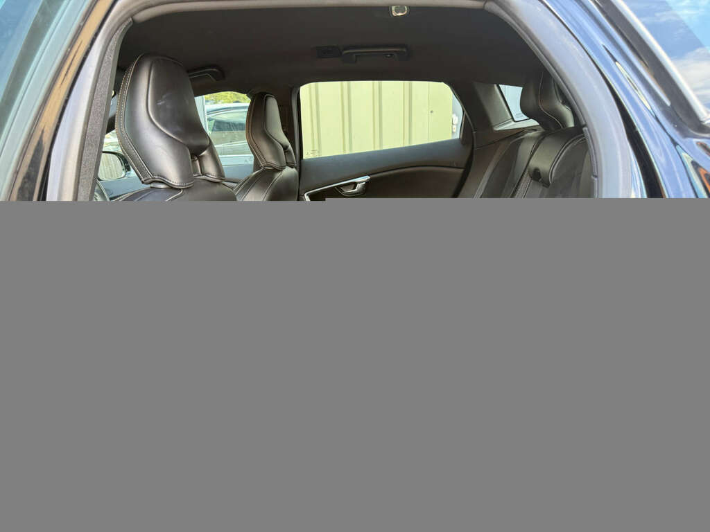 Volvo V40 1.6 V40 R-design D2 BU64DDL Black #2