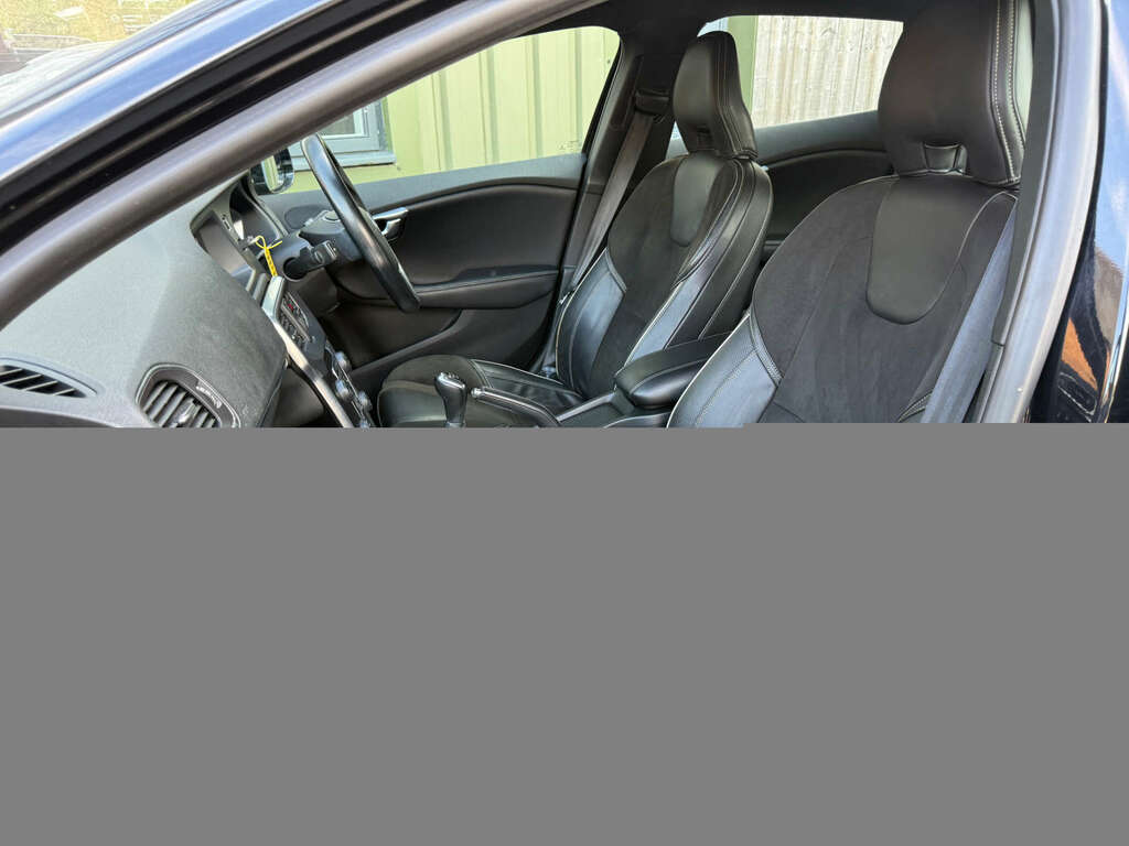 Volvo V40 1.6 V40 R-design D2 BU64DDL Black #3