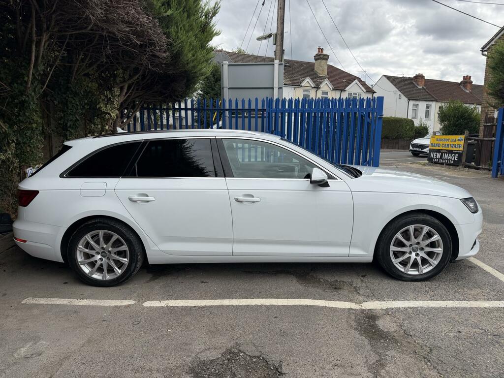 Audi A4 Avant Se White #6