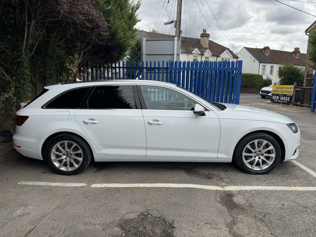 Audi A4 Avant Se White #5