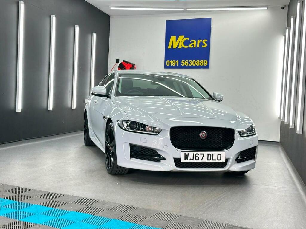 Jaguar XE Saloon Silver #11