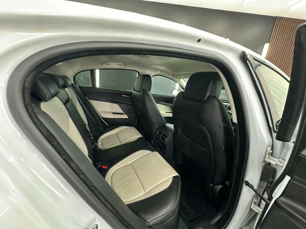 Jaguar XE Saloon Silver #23