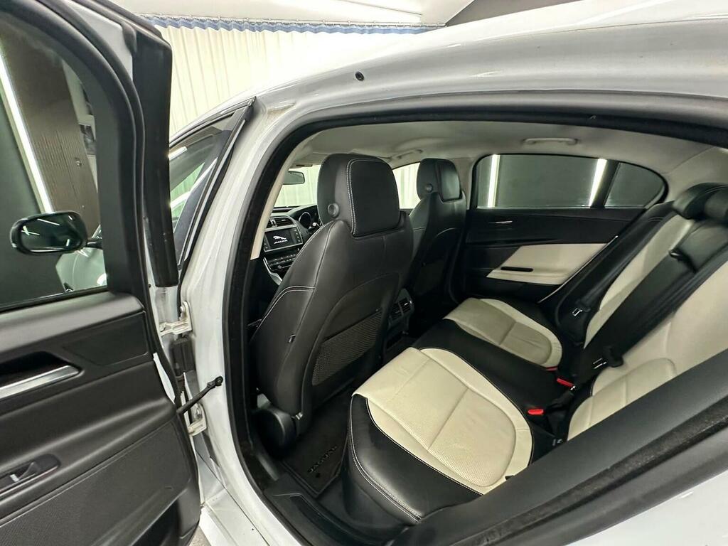 Jaguar XE Saloon Silver #28