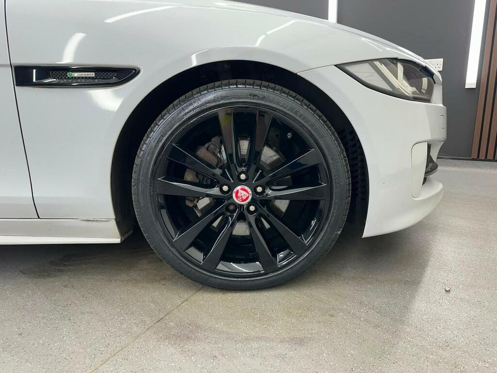 Jaguar XE Saloon Silver #14