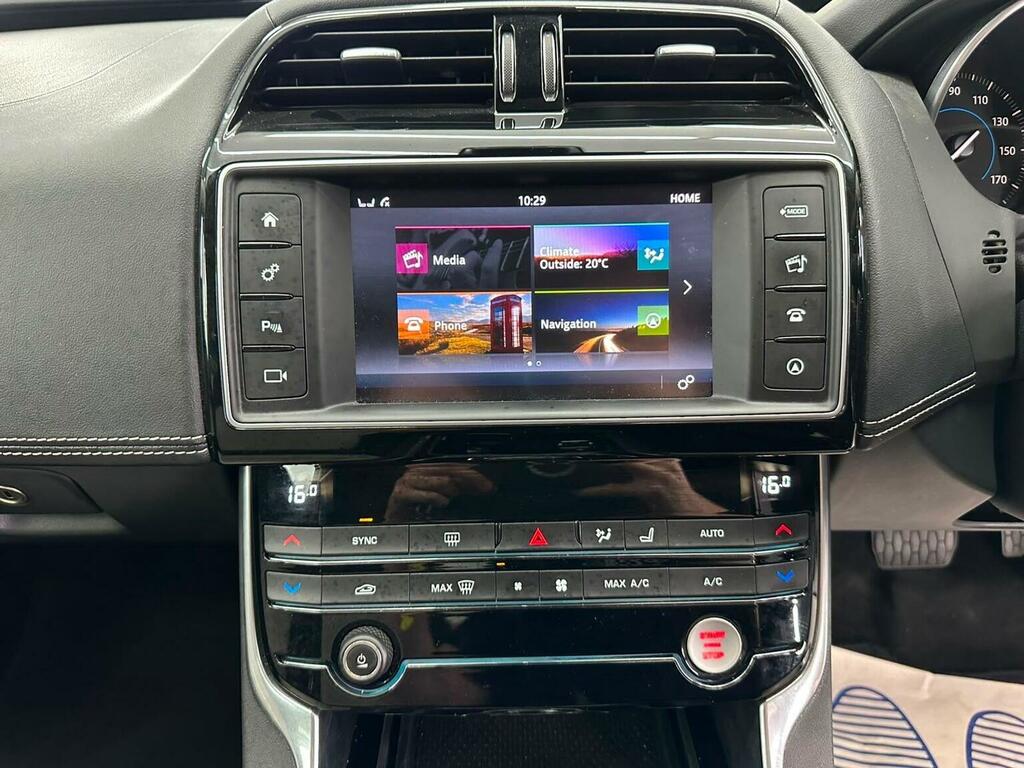 Jaguar XE Saloon Silver #35