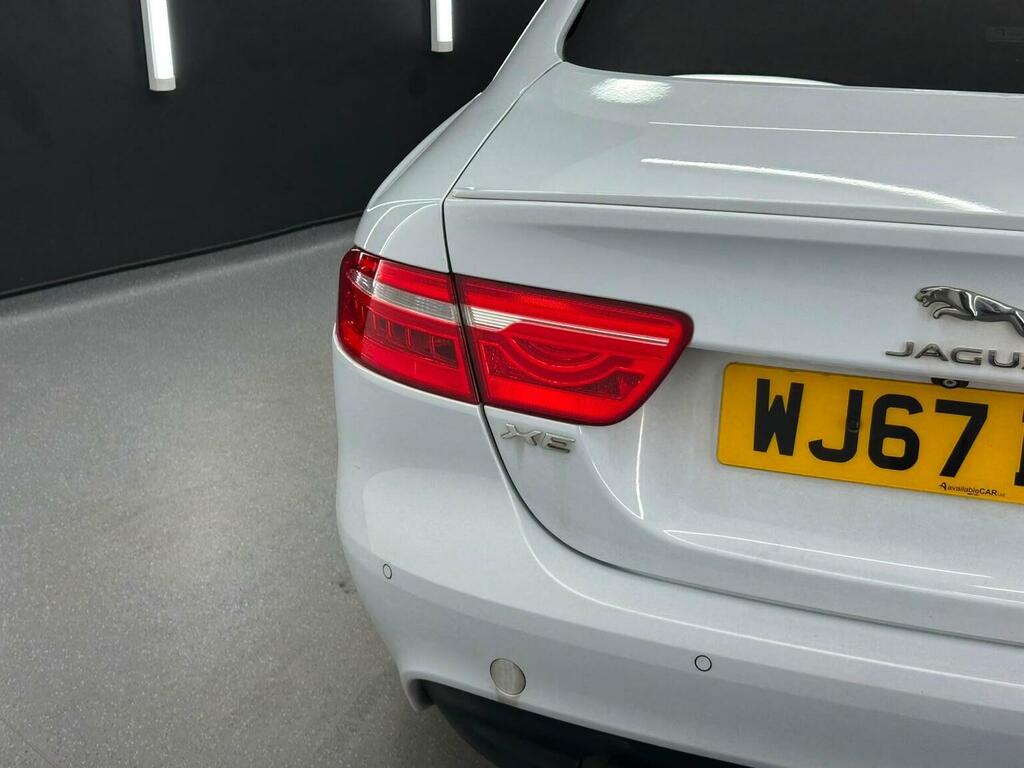 Jaguar XE Saloon Silver #8