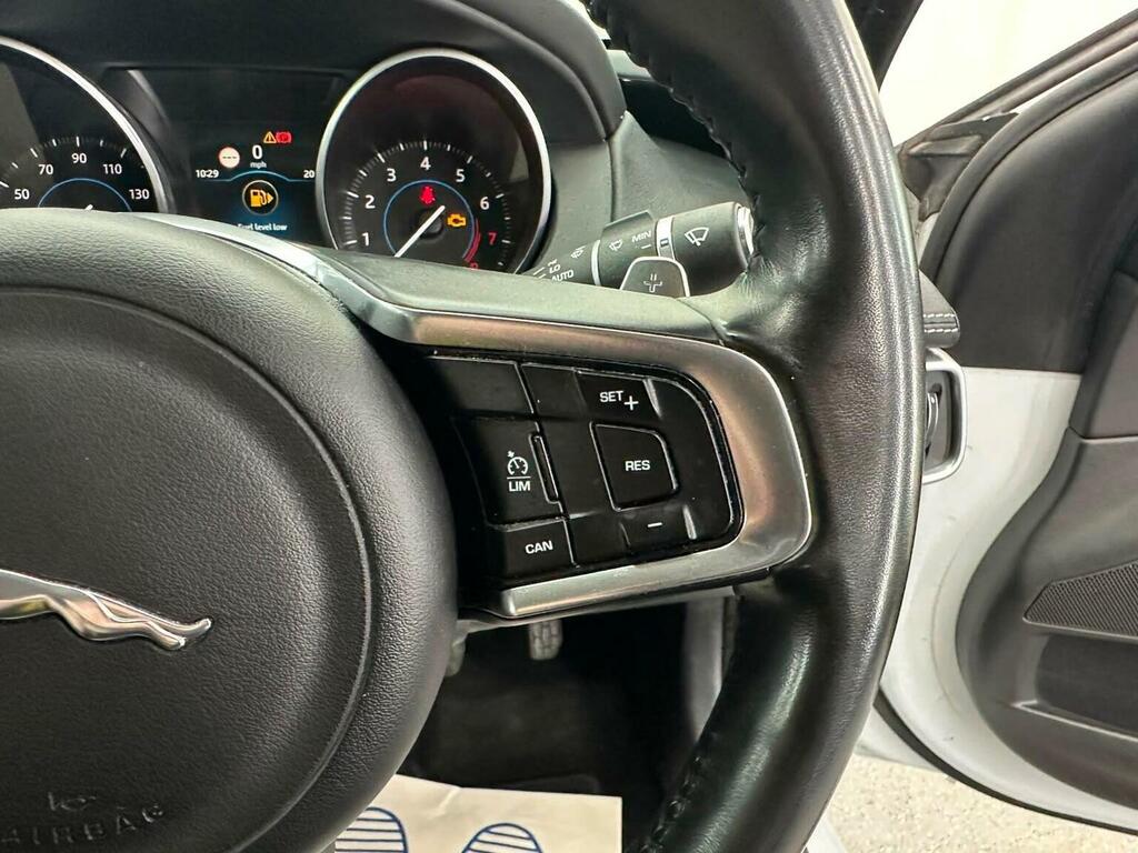Jaguar XE Saloon Silver #30