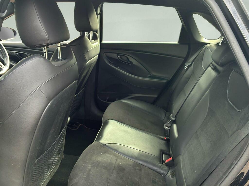 Hyundai I30 T-gdi Premium Red #7