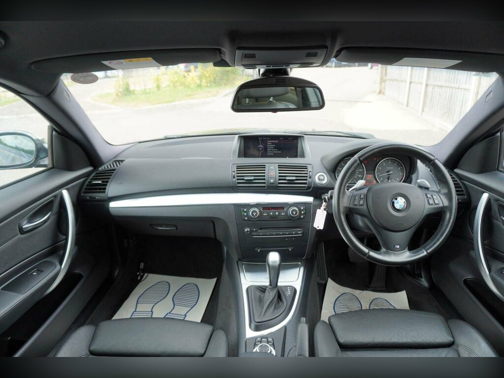 BMW 1 Series Convertible Black #2