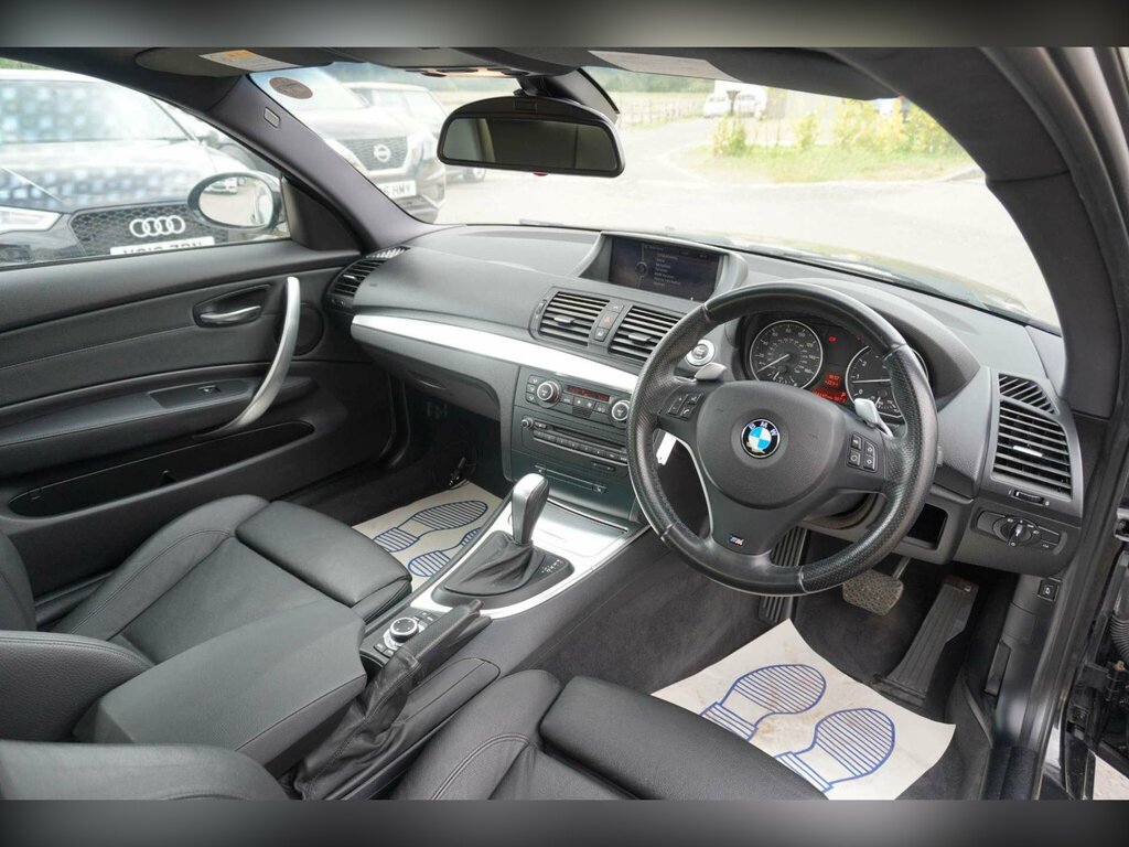 BMW 1 Series Convertible Black #19