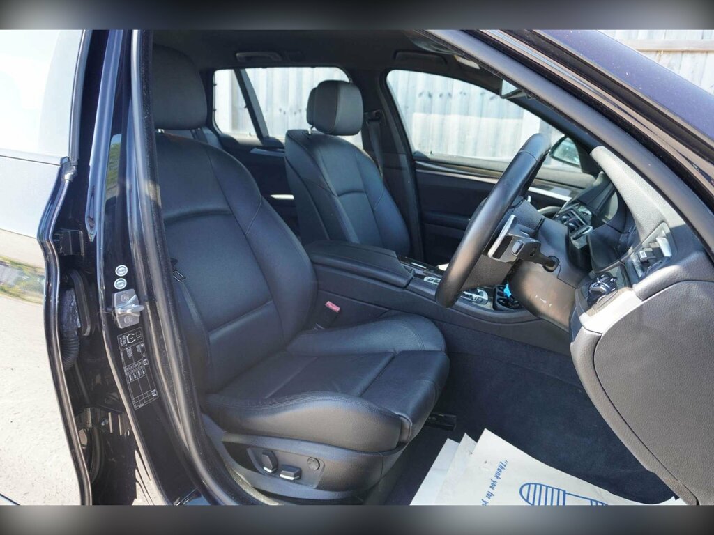 BMW 5 Series 2012 12 3.0 Blue #17
