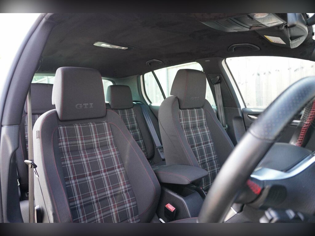Volkswagen Golf 1.6 Tdi S Black #21