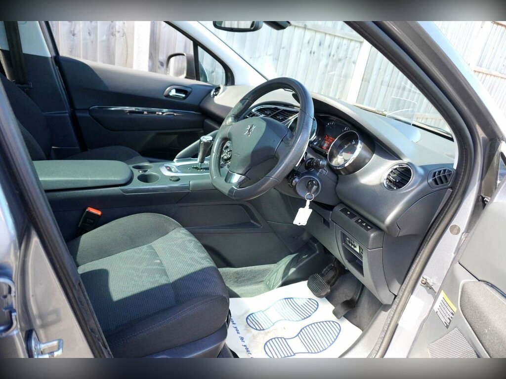 Peugeot 3008 Active Silver #16