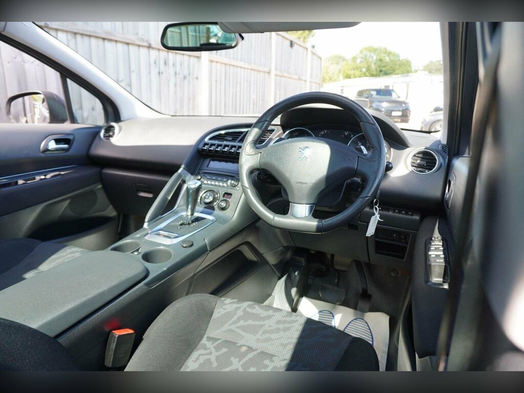 Peugeot 3008 Active Silver #2