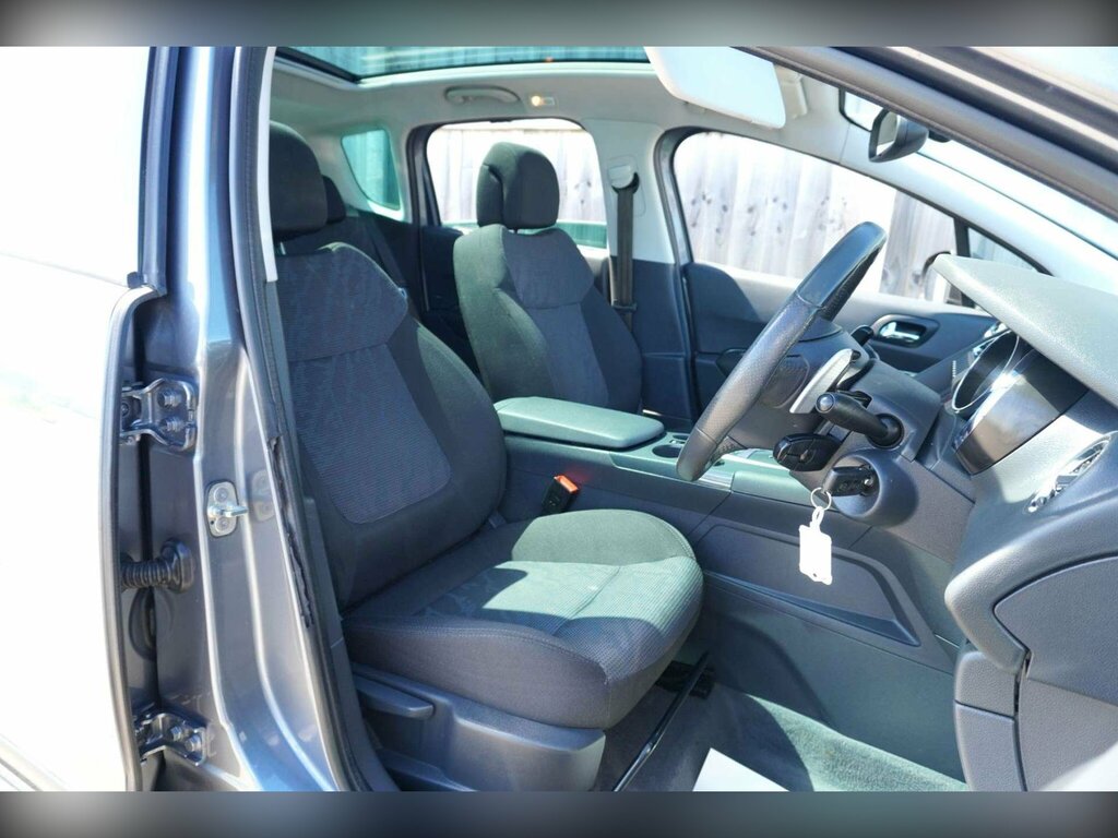 Peugeot 3008 Active Silver #15