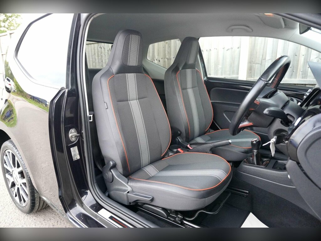 Volkswagen Up 1.0 Groove Up Euro 5 Black #2