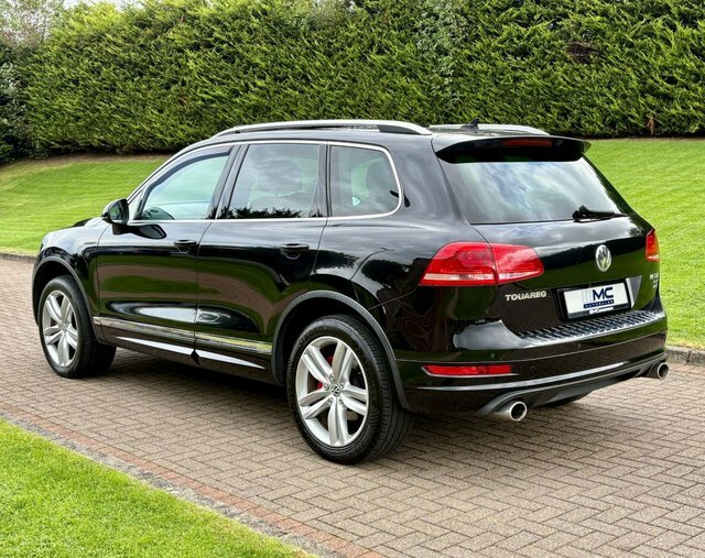 Volkswagen Touareg 3.0 Tdi V6 Bluemotion Black #4