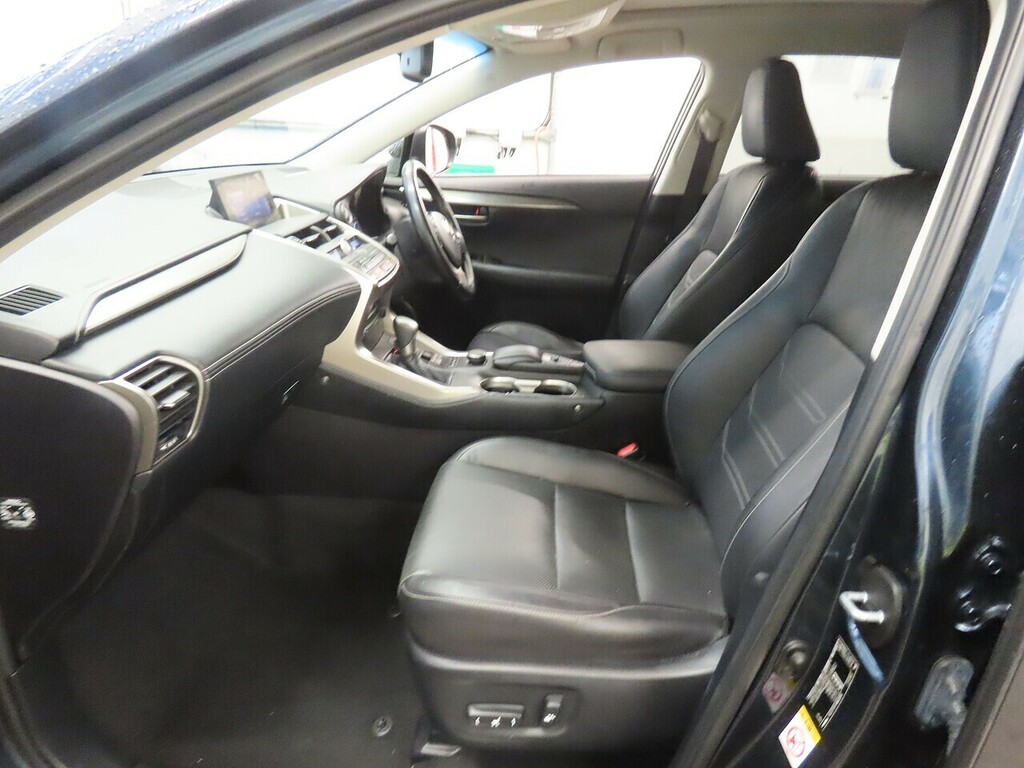 Lexus NX 300H Luxury Black #11