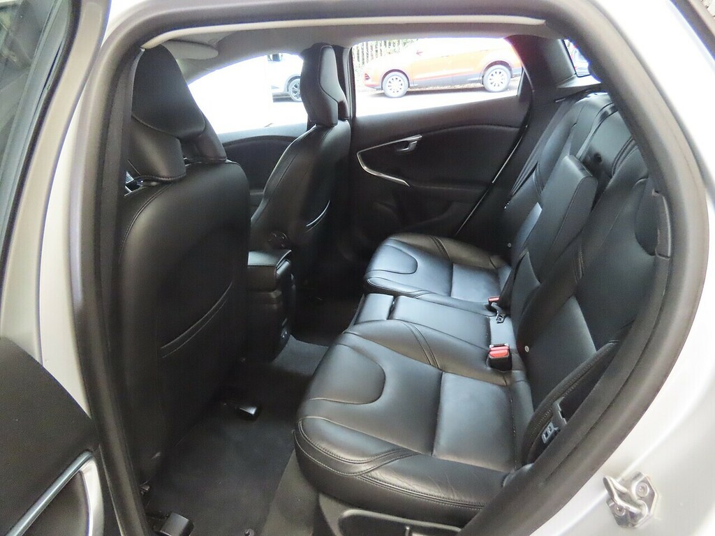 Volvo V40 T3 Inscription Edition Silver #6