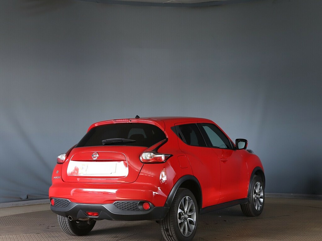 Nissan Juke Tekna Red #5
